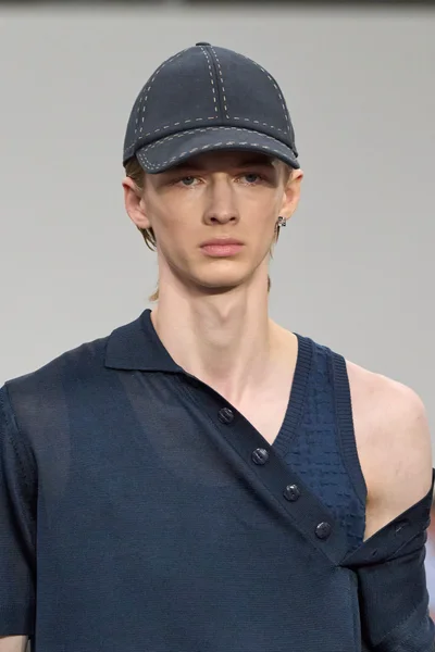 Look 60